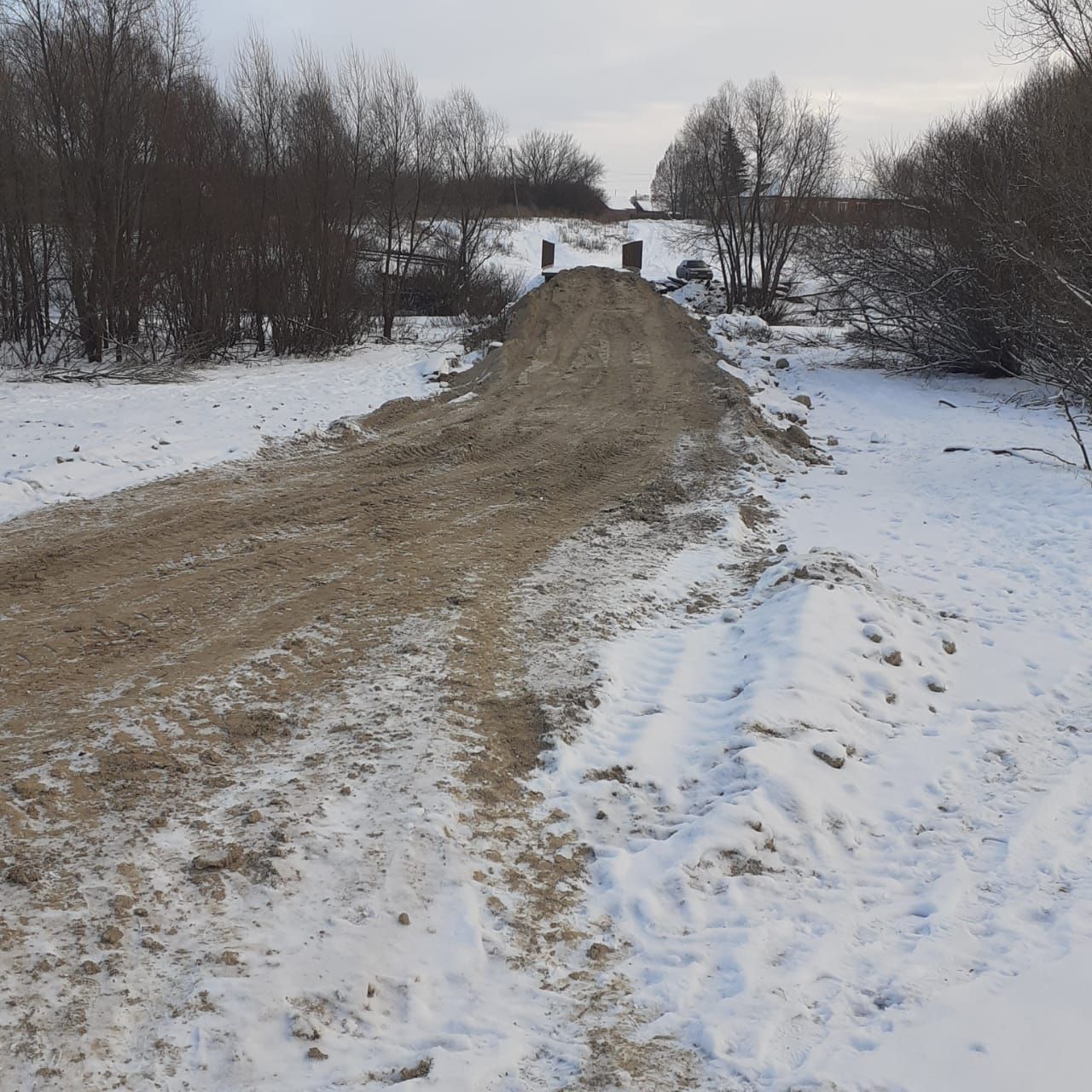 Продолжаются работы по устройству подходов к мосту через реку в с. Бучалки Кимовского района