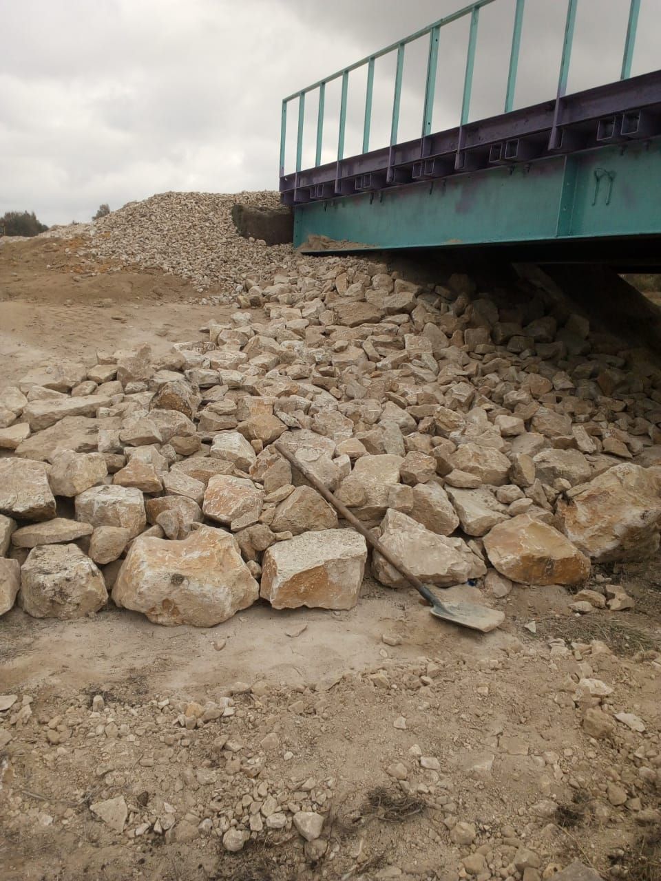 Укрепление конусов каменной наброской. Мост через р. Мокрая Табола д. Красное Кимовского района