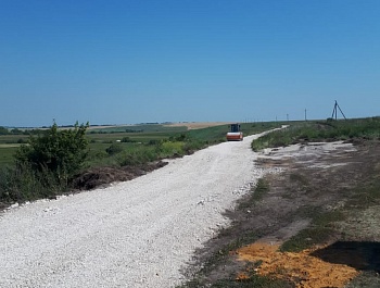 В д. Прилипки завершаются работы по отсыпке дороги щебнем по проекту «Народный Бюджет – 2021»