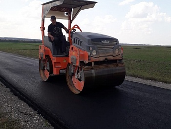В ходе реализации проекта "Народный бюджет", проводится асфальтирование участка дороги до д. Старая Гать Кимовского района