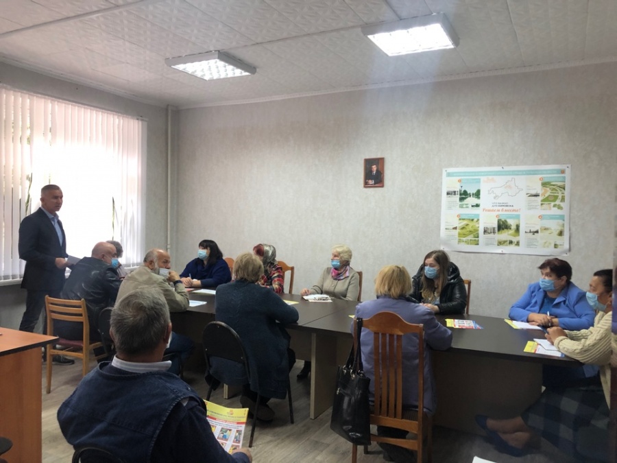 Председателем совета Тульского областного отделения ВДПО Е. В. Барматиным был проведен инструктаж по пожарной безопасности с сельскими старостами МО Епифанское