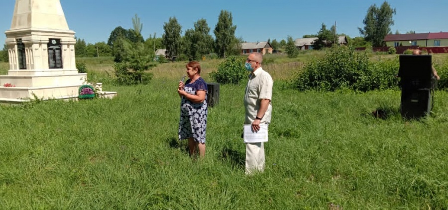07.07.2021 в д. Барановка была проведена тематическая программа «Счастливы вместе» проведенный автоклубом МКУК «ПЦК и Д» с участие главы МО Епифанское Н.Д. Алтуховой и главы АМО Епифанское С.А. Карповым