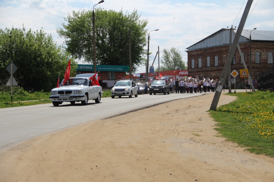 Бессмертный полк в п. Епифань и торжественный митинг, посвященный Дню Великой Победы 