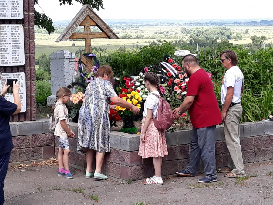 21 июня состоялся Торжественный митинг и возложение венков к Мемориалу Павшим в годы Великой Отечественной войны - «День памяти и скорби»