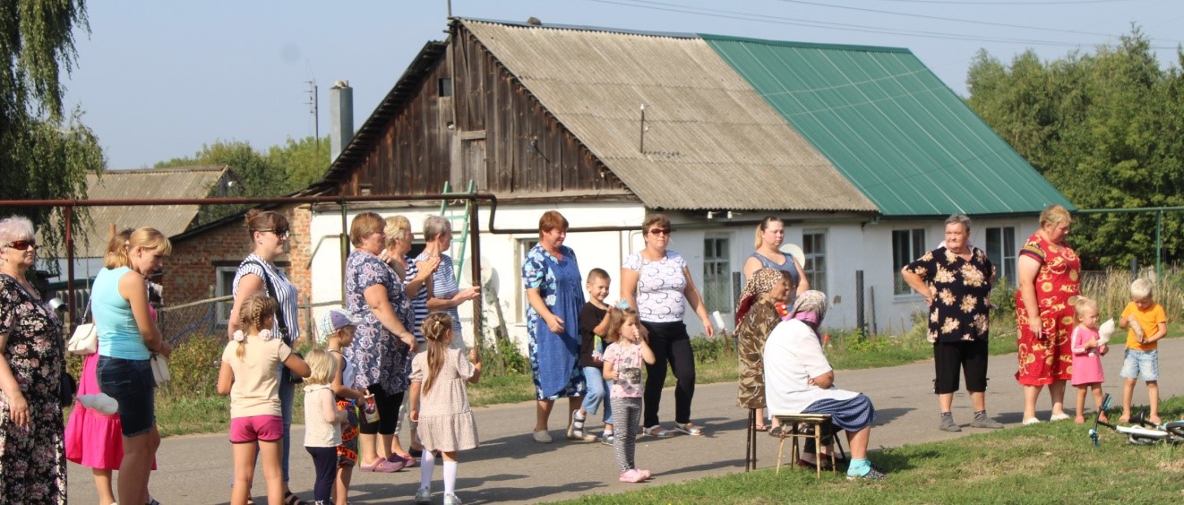 В посёлке Епифань, на улице Первомайская, прошёл праздничный концерт «Лето во дворах».