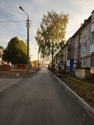 Завершаются работы по благоустройству внутридомовой территории в п. Епифань ул. 50 лет Октября д. 26а и д. 27 по программе "Формирование современной городской среды"