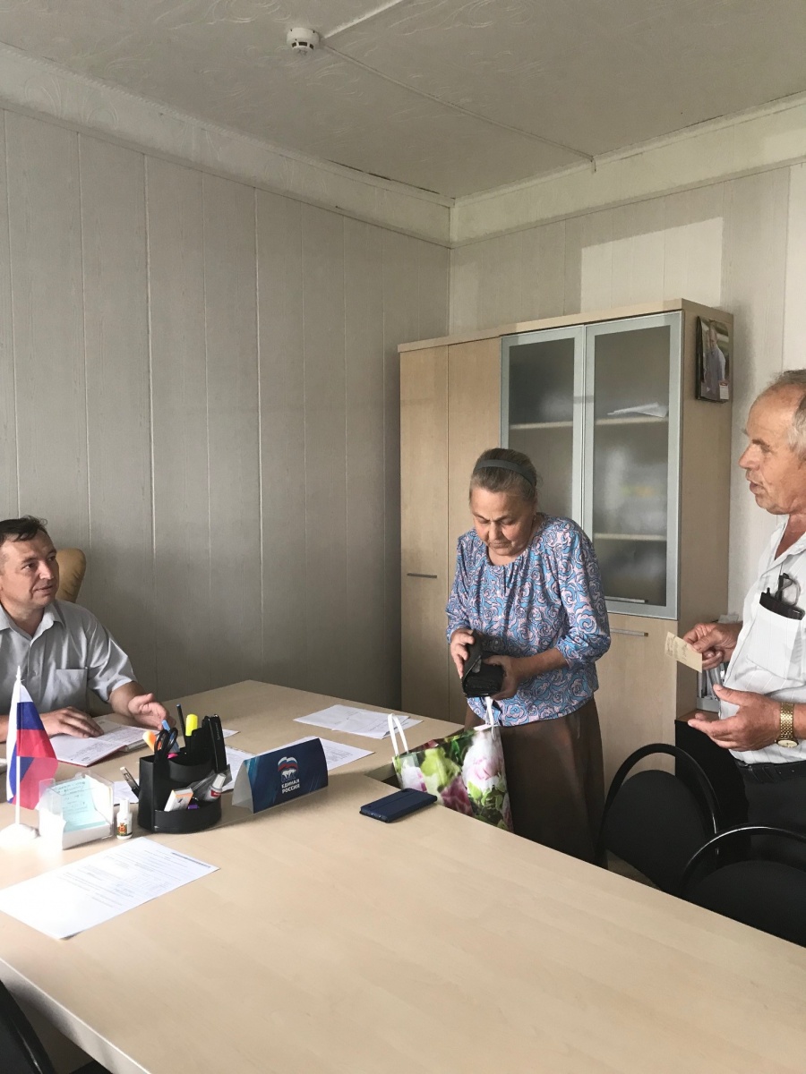 Прием населения по личным вопросам главой администрации МО Епифанское Кимовского района Лаврова В. А.