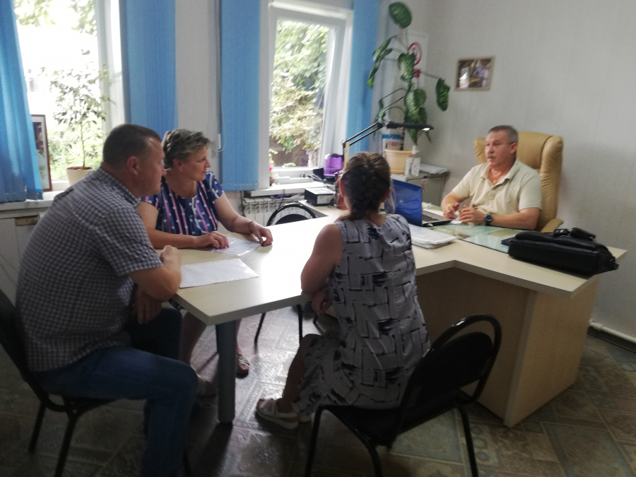 08.08.2023 г. Глава администрации Карпов С.А. провел рабочее совещание с сотрудниками администрации по проблемным вопросам предстоящих выборов депутатов Собрания депутатов муниципального образования Епифанское 3-его созыва.