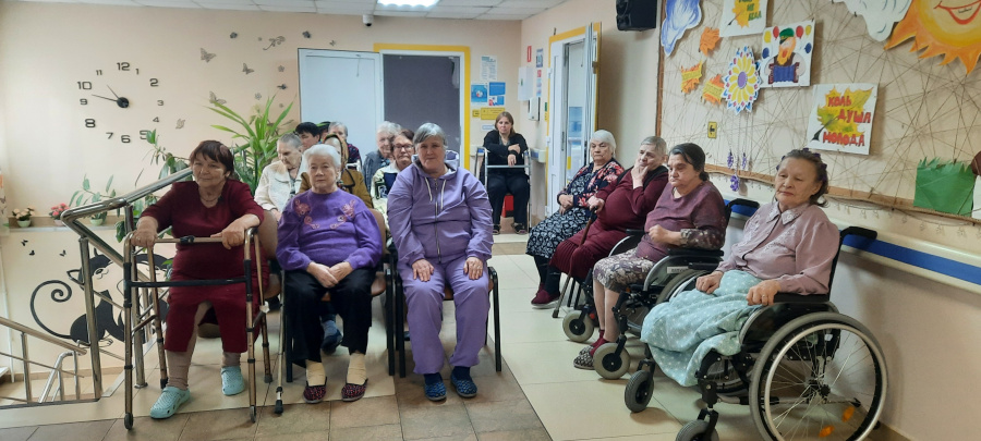     В первый день октября мы с радостью отмечаем Международный день пожилых людей — День Мудрости, Добра и Уважения!     В честь этого праздника для жителей «серебряного возраста», стационарного отделения № 4 посёлка Епифань,  была подготовлена развлекате