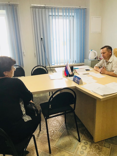 Прием граждан по личным вопросам главой администрации МО Епифанское Лаврова В. А.