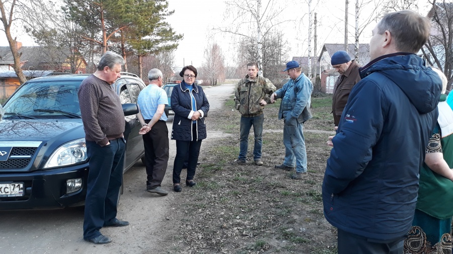 29/04/2019  Встреча главы администрации Лаврова В. А. с жителями п. Епифань ул. 50 лет Октября