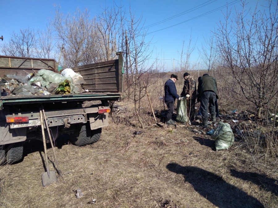 Продолжается уборка мусора в районе бывшего молокозавода п. Епифань