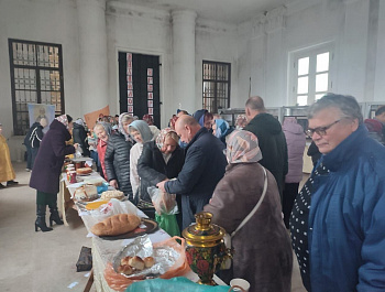 В Галерее Свято-Никольского Собора в поселке Епифань состоялось открытие Михайловской ярмарки. Благотворительная ярмарка, посвященная поддержке воинов, участвующих в СВО. Ярмарку назвали Михайловской в преддверии малого престольного праздника Собора. Прин