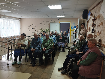 В стационарном отделении № 4  пос. Епифань,  прошла концертная программа  "Цвет настроения - Осень".      Говорят, что осень – это грусть, сплошные дожди, пасмурная погода ... того и гляди - простудишься. Даже песни про осень в основном грустные…  Но арти