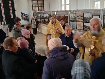 В Галерее Свято-Никольского Собора в поселке Епифань состоялось открытие Михайловской ярмарки. Благотворительная ярмарка, посвященная поддержке воинов, участвующих в СВО. Ярмарку назвали Михайловской в преддверии малого престольного праздника Собора. Прин