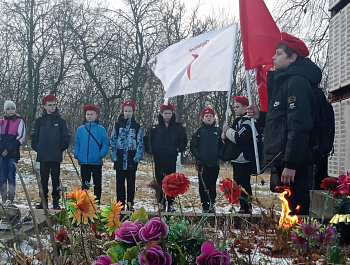 В Епифани, у братской могилы, где покоятся герои, павшие в годы Великой Отечественной войны, прошел торжественный митинг  «Поклон и память поколений»,  посвящённый 84 годовщине освобождения  Кимовского района и посёлка Епифань от немецко-фашистских захват