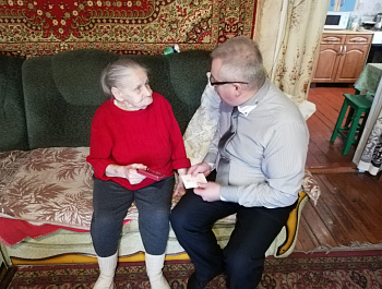 В Кимовском районе началось вручение юбилейных медалей в честь 80-летия Победы В этом году страна отметит 80-летие Победы в Великой Отечественной войне 1941-1945 гг. Ещё живы свидетели тех далеких событий – им особое внимание и почтение. Одной из мер приз